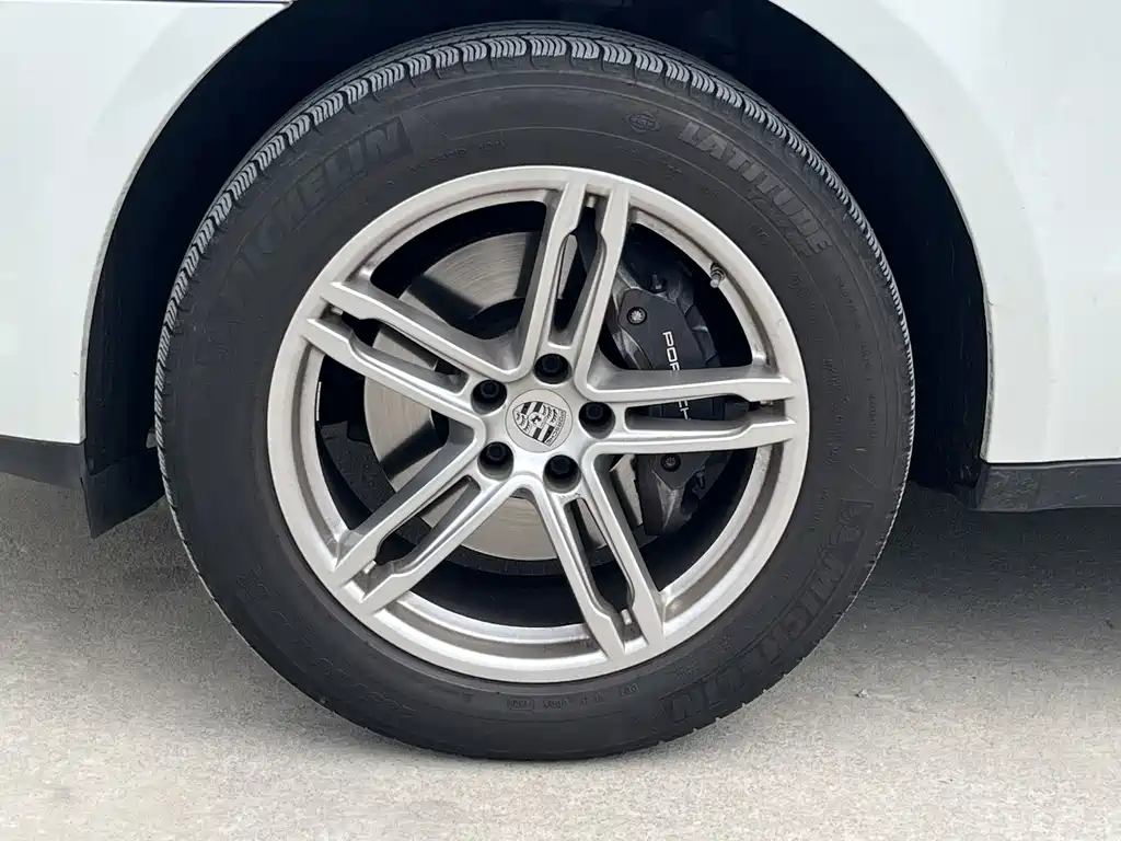 Porsche Macan — миниатюра 12