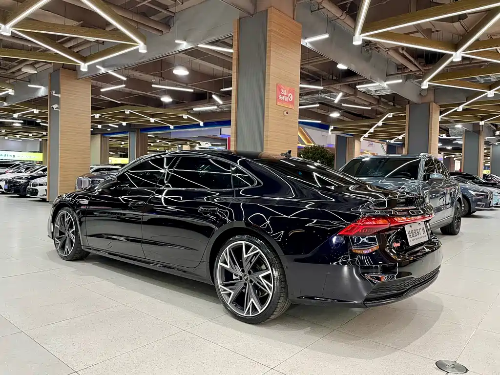Audi A7L — миниатюра 6