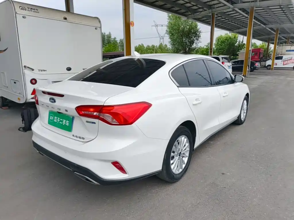 Ford Focus — миниатюра 7