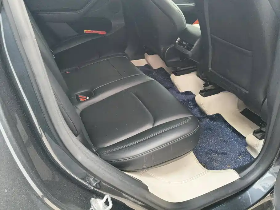 Tesla Model Y — миниатюра 11