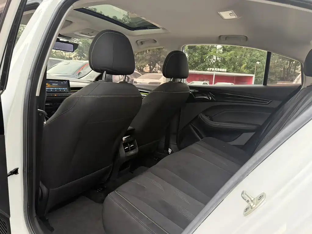 Roewe i5 — миниатюра 8
