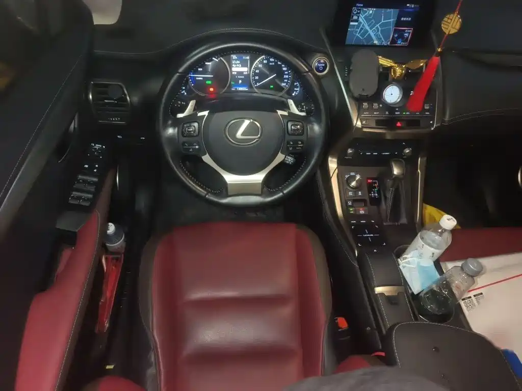Lexus NX 2017 300h