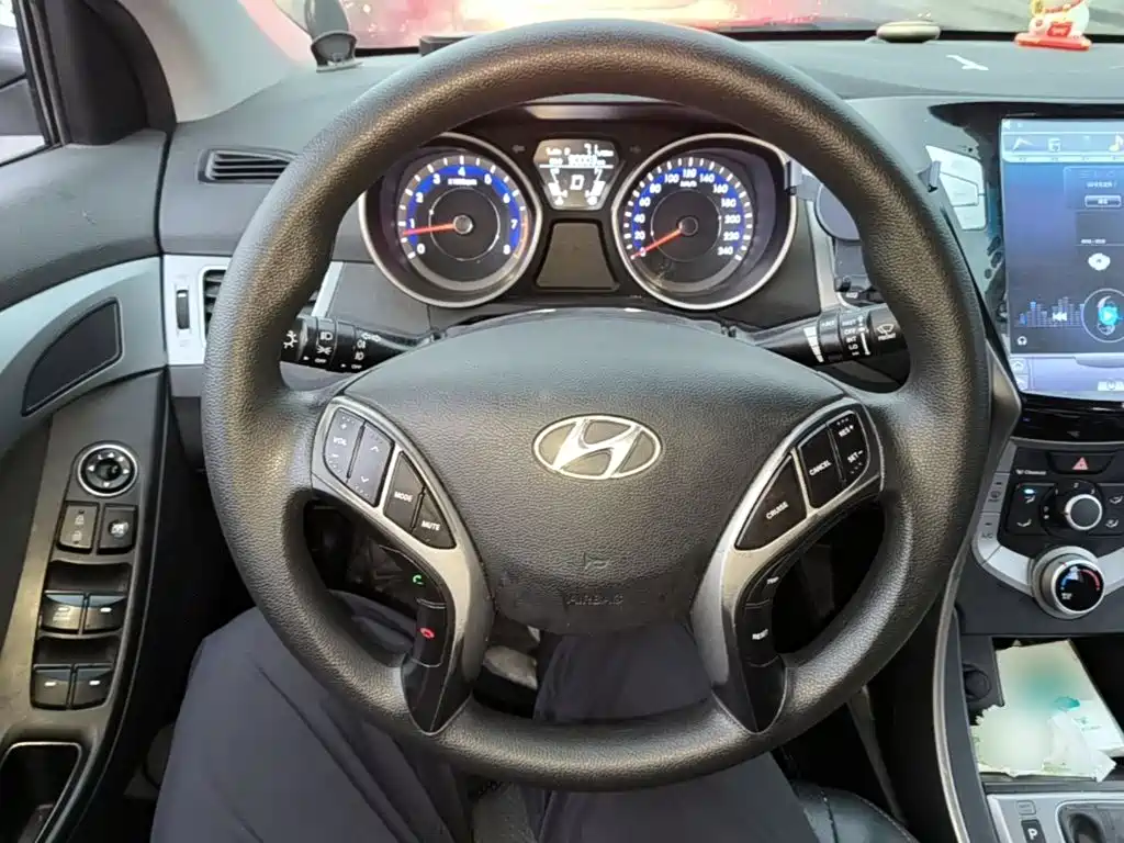 Hyundai Elantra Langdong — миниатюра 11