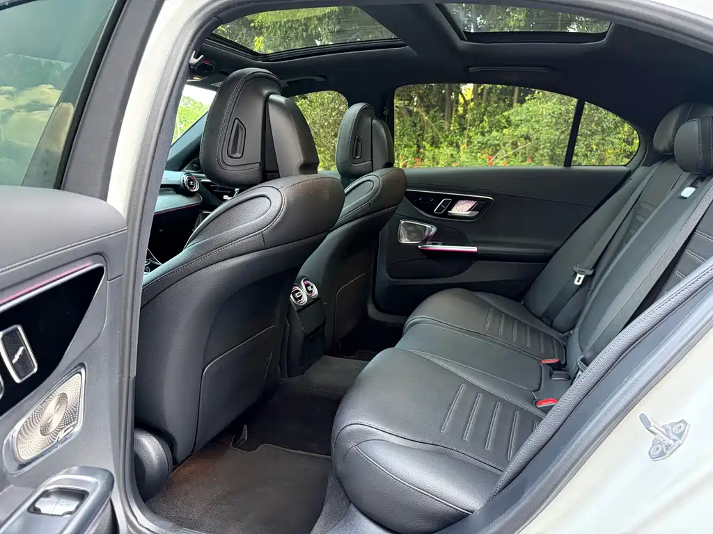 Mercedes-Benz C-Class — миниатюра 8
