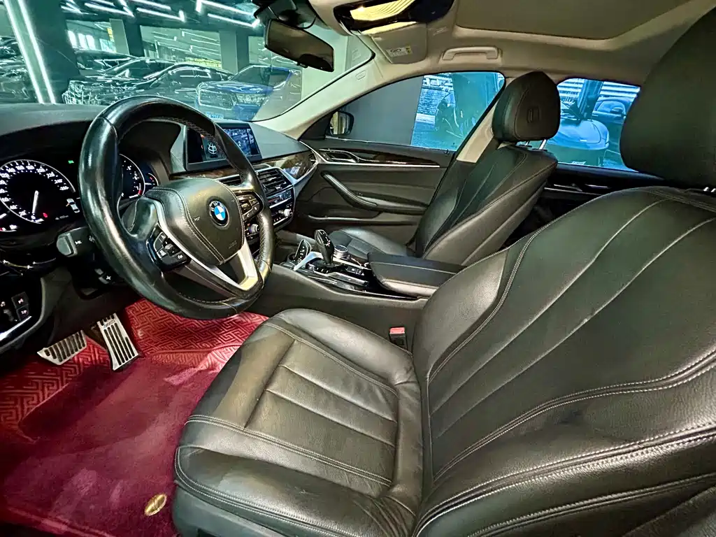 BMW 5 Series — миниатюра 9
