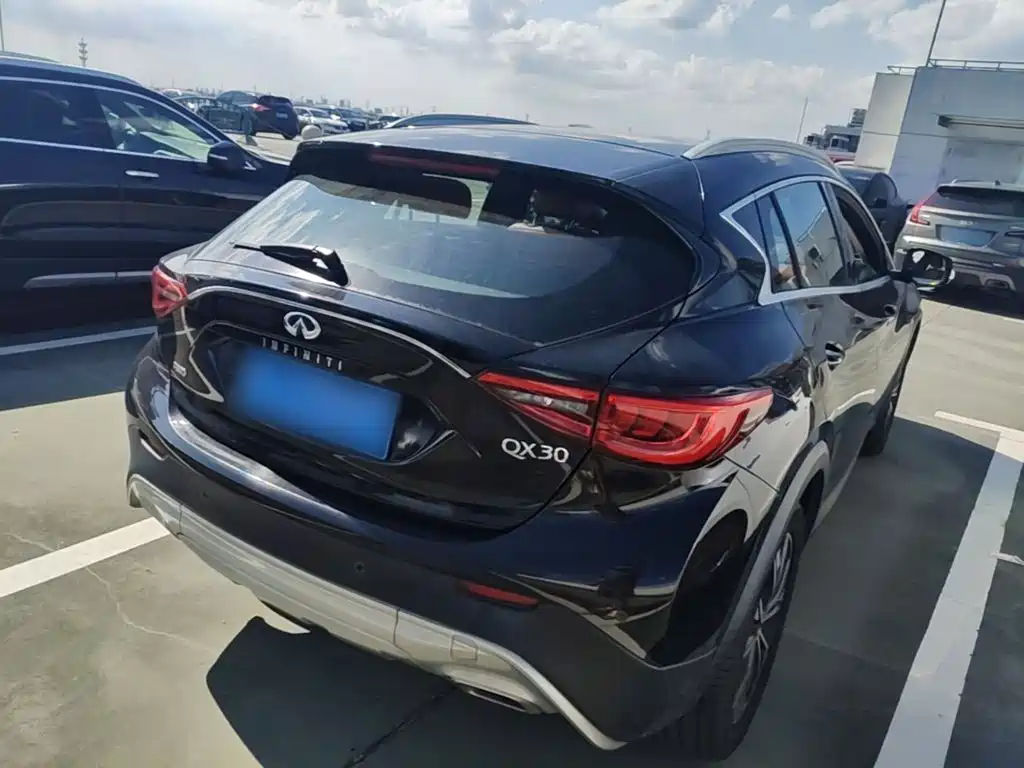 Infiniti QX30 — миниатюра 7