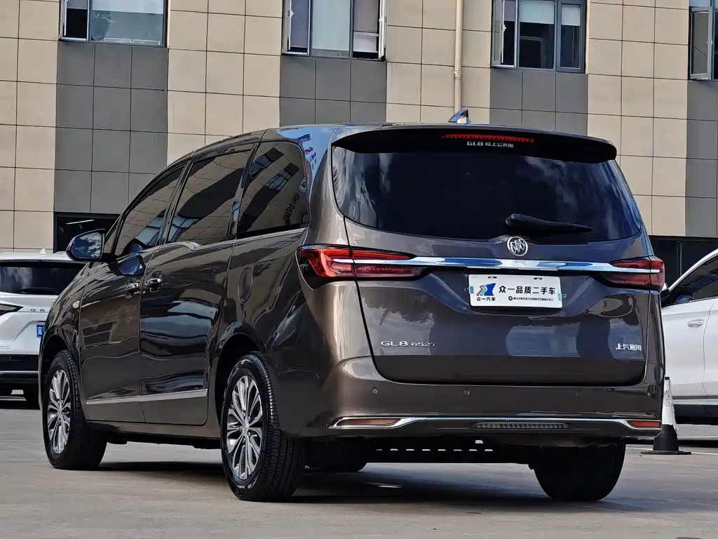 Buick GL8 — миниатюра 5