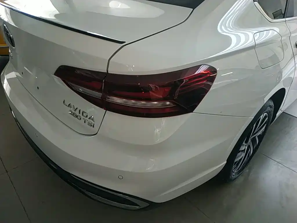 Volkswagen Lavida — миниатюра 8