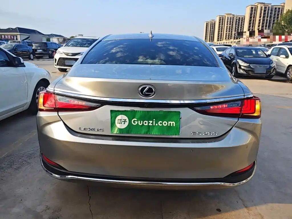 Lexus ES — миниатюра 6