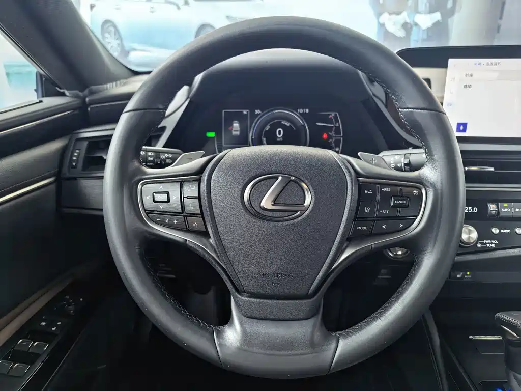 Lexus ES — миниатюра 11