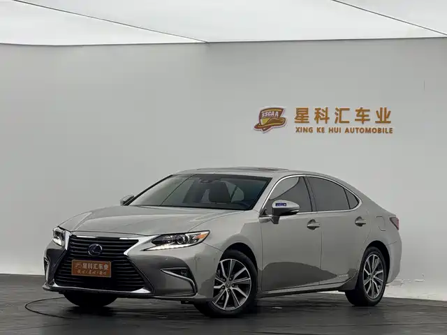 LEXUS ES 2018