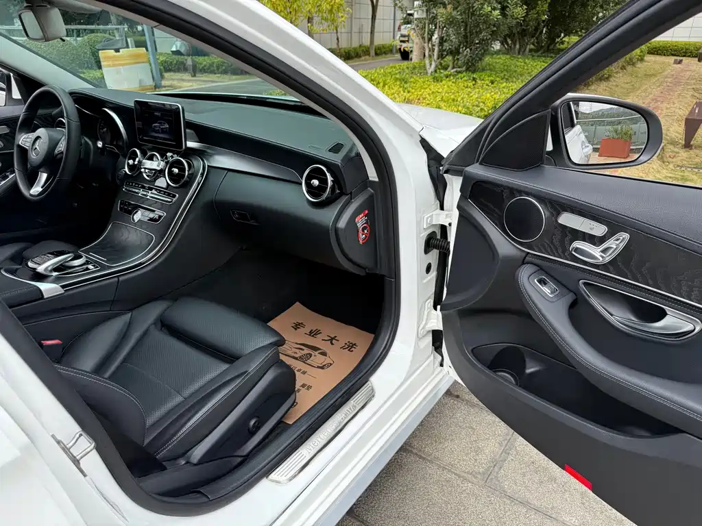 Mercedes-Benz C-Class — миниатюра 44