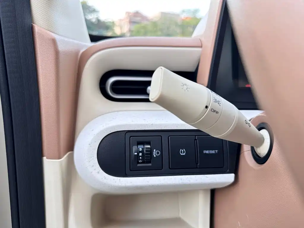 Wuling MINIEV — миниатюра 14