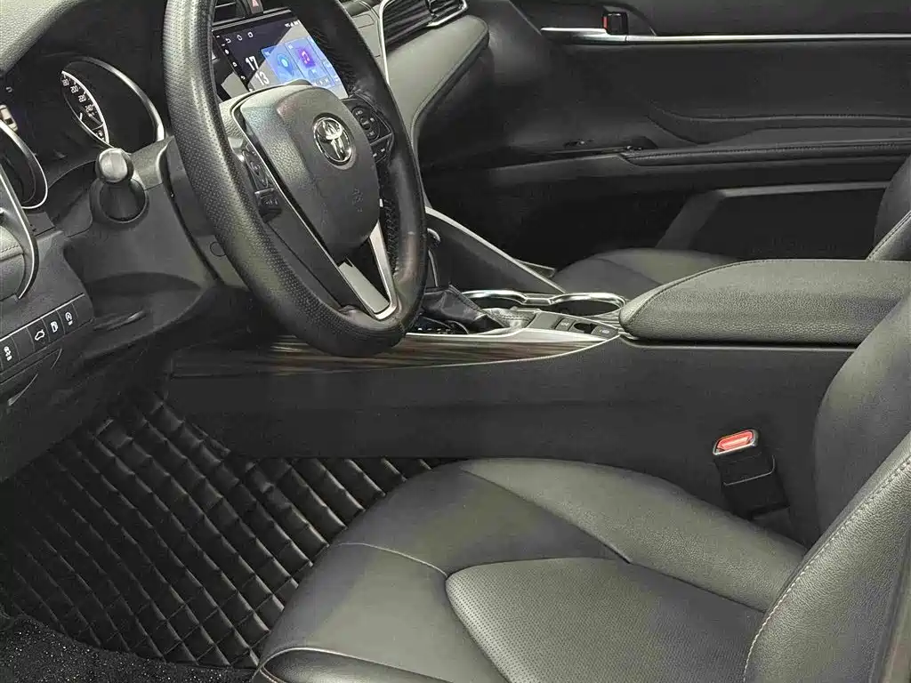 Toyota Camry — миниатюра 4