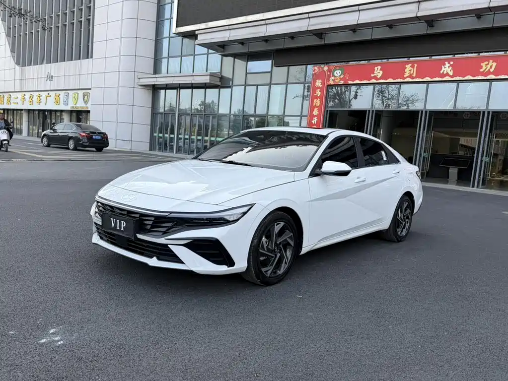 Hyundai Elantra 2025