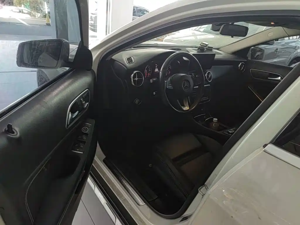 Mercedes-Benz GLA — миниатюра 16