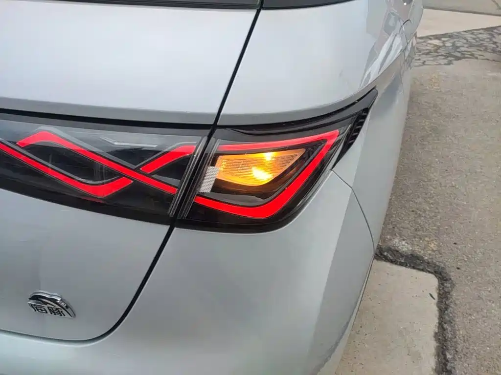 BYD Dolphin — миниатюра 8
