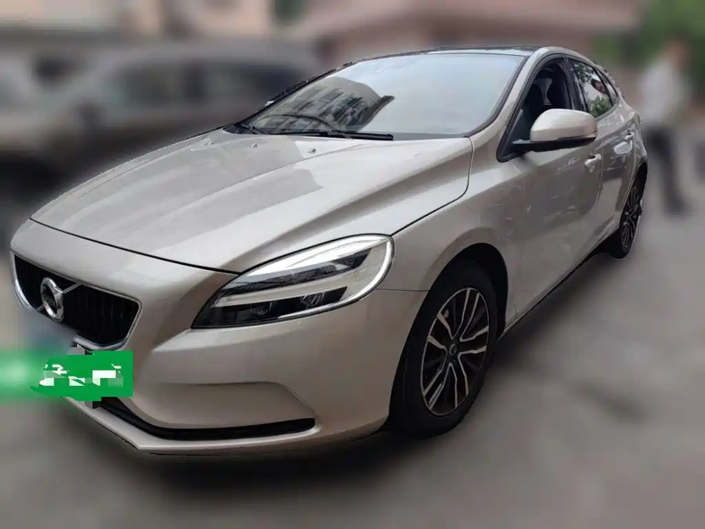 Volvo V40 — миниатюра 2