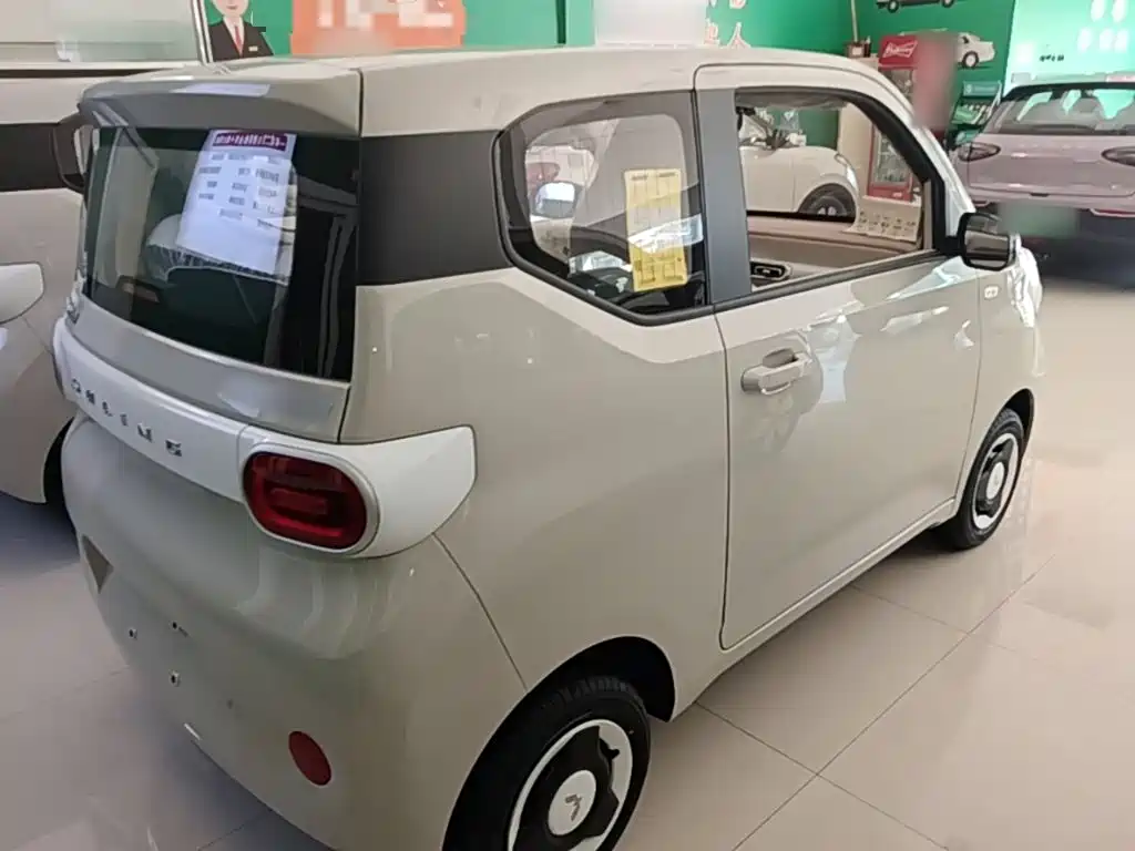 Wuling MINIEV — миниатюра 7