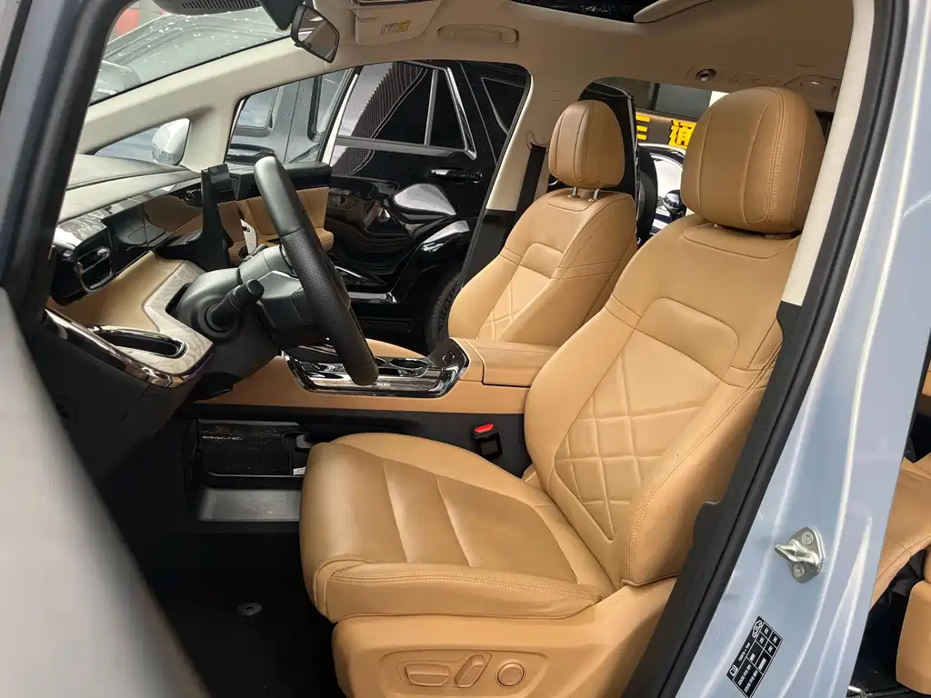 GAC Motor 传祺E8 PHEV — миниатюра 9
