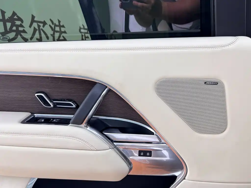 Land Rover Range Rover — миниатюра 25