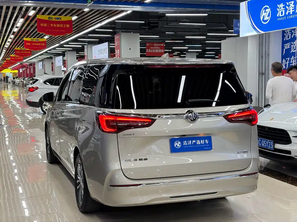 Buick GL8 — миниатюра 12