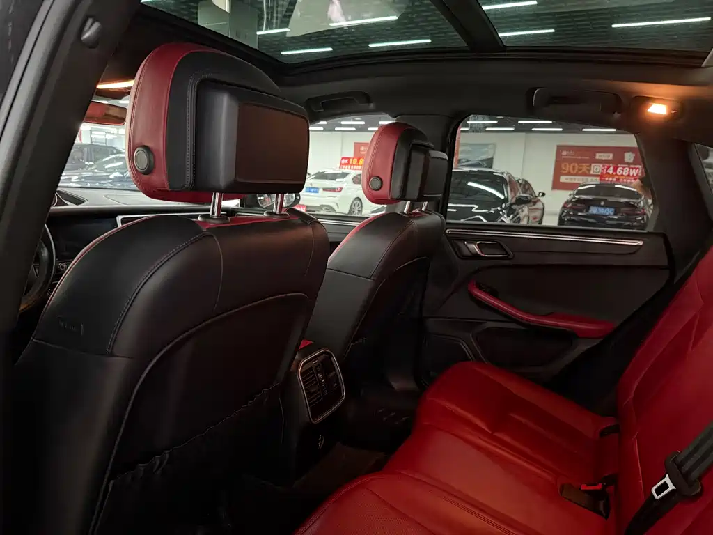 Porsche Macan — миниатюра 8