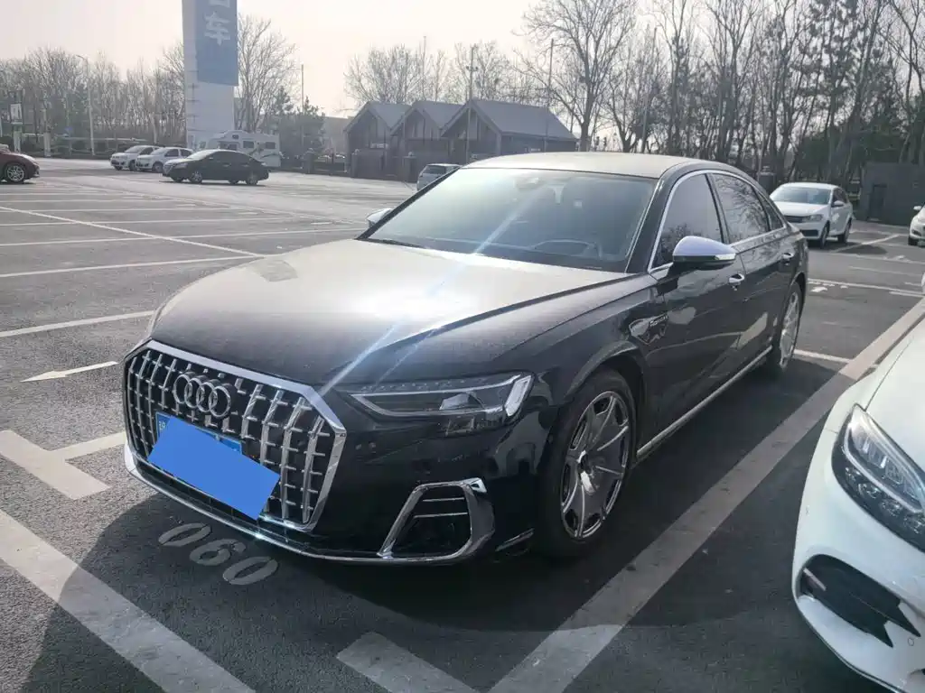 AUDI A8