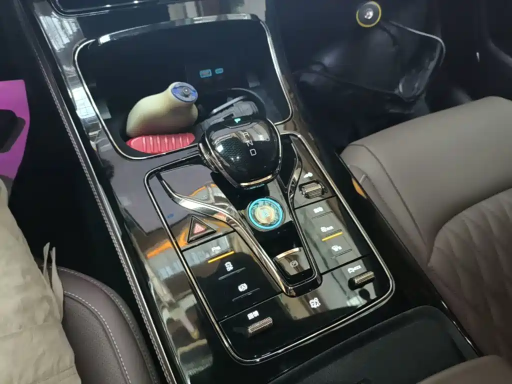 BYD Han — миниатюра 14