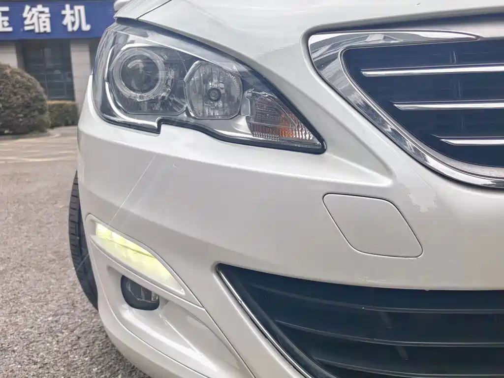Peugeot 408 — миниатюра 4