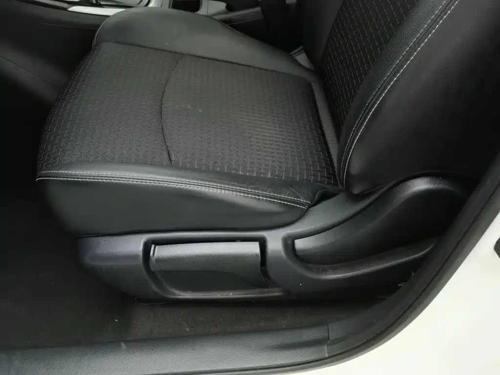 Nissan Tiida — миниатюра 20