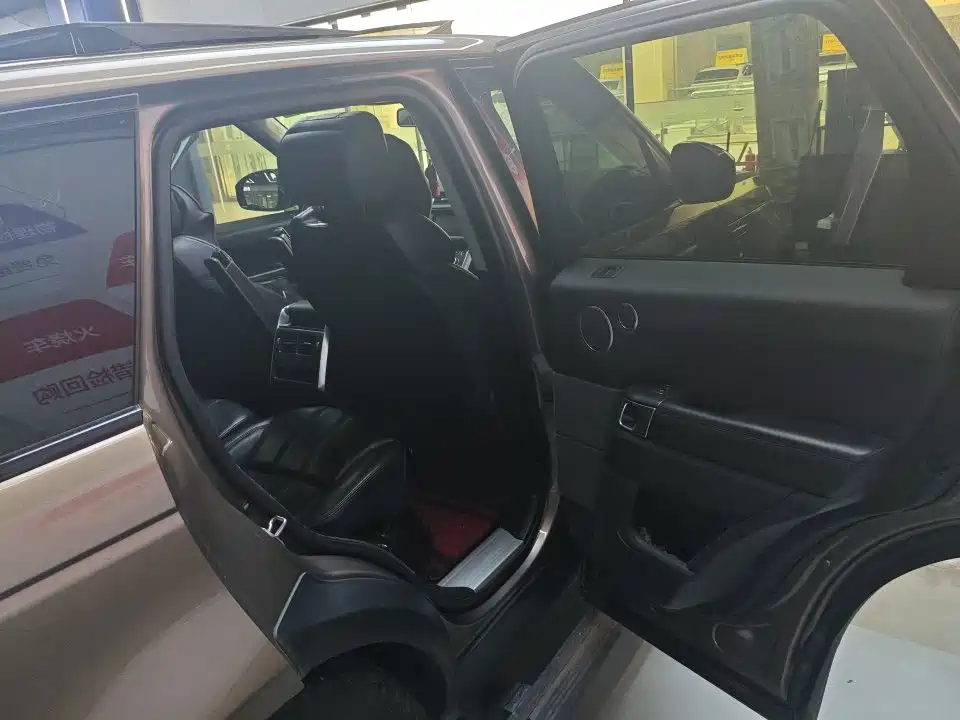 Land Rover Sport — миниатюра 7