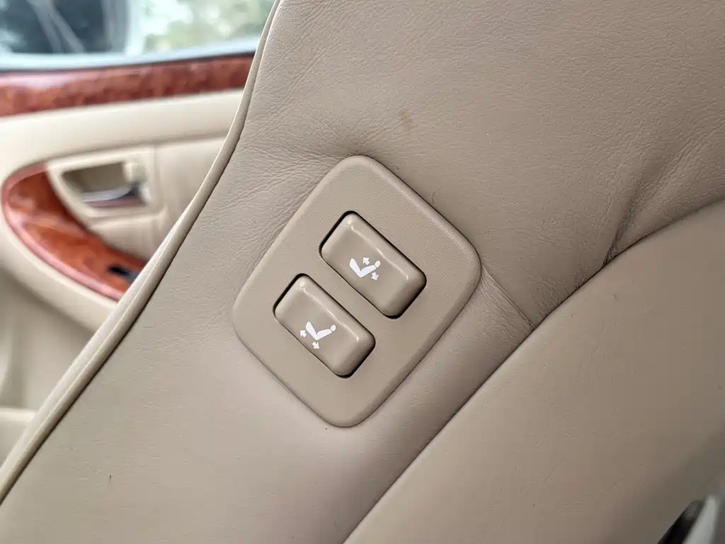 Toyota Crown — миниатюра 12