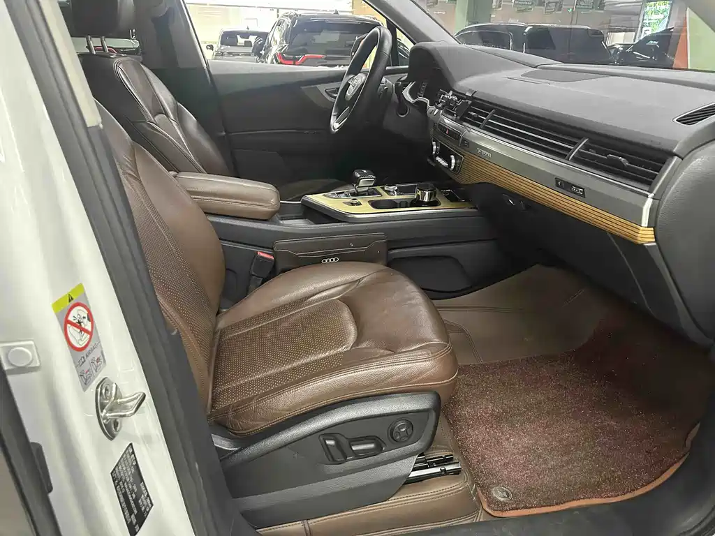 Audi Q7 — миниатюра 15
