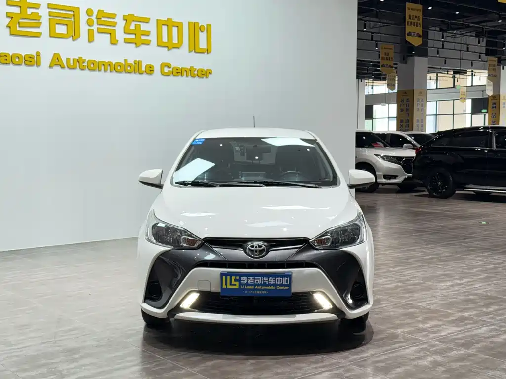 Toyota Yaris L — миниатюра 2