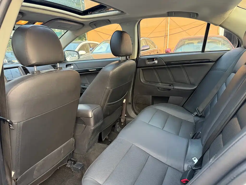 Mitsubishi Lancer EX — миниатюра 10