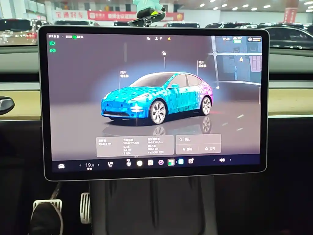 Tesla Model Y — миниатюра 13