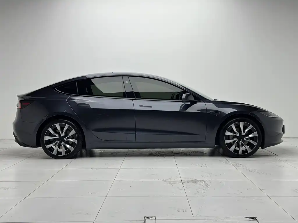 Tesla Model 3 — миниатюра 19