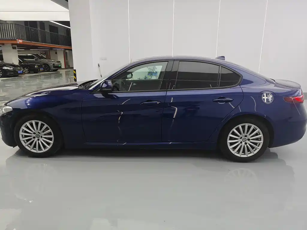 Alfa Romeo Giulia — миниатюра 7
