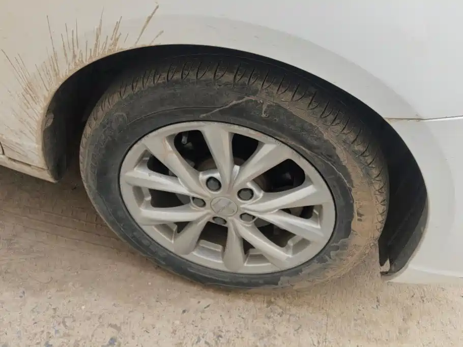 Roewe i5 — миниатюра 6