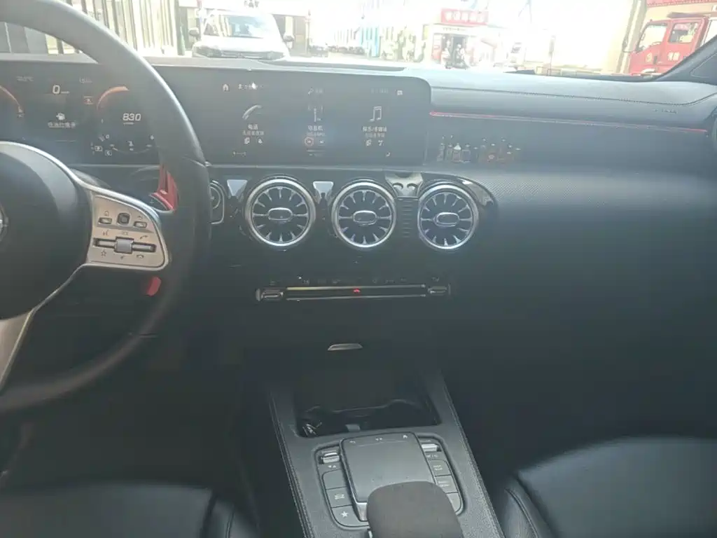 Mercedes-Benz A-Class — миниатюра 13