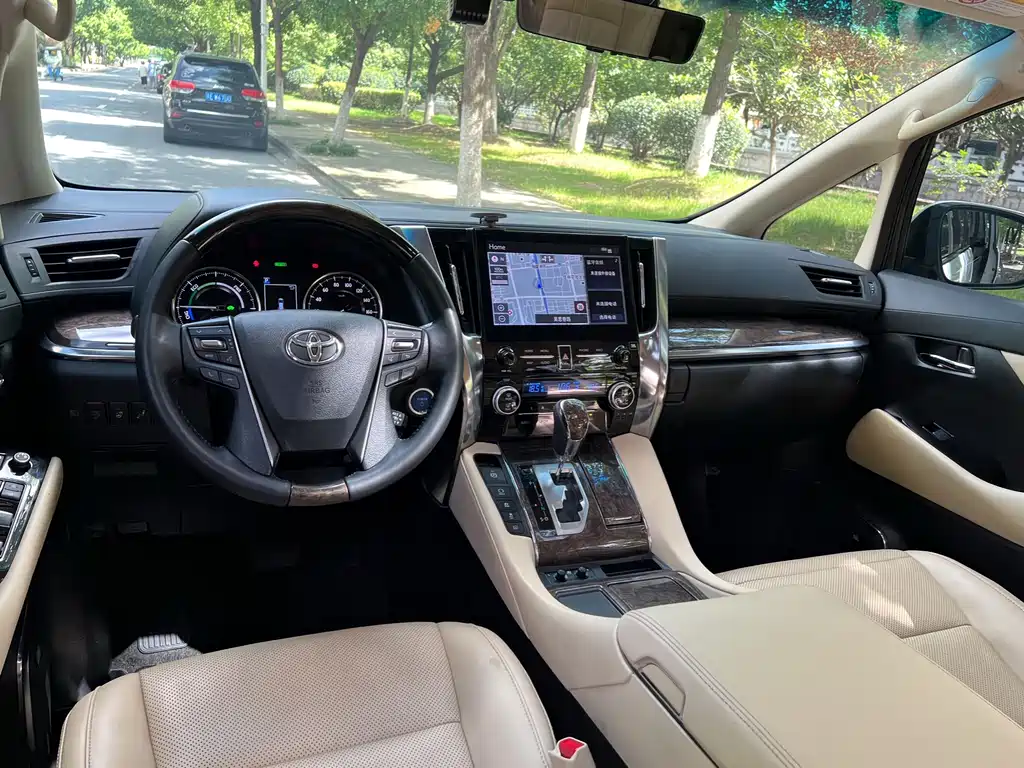 Toyota Vellfire — миниатюра 17