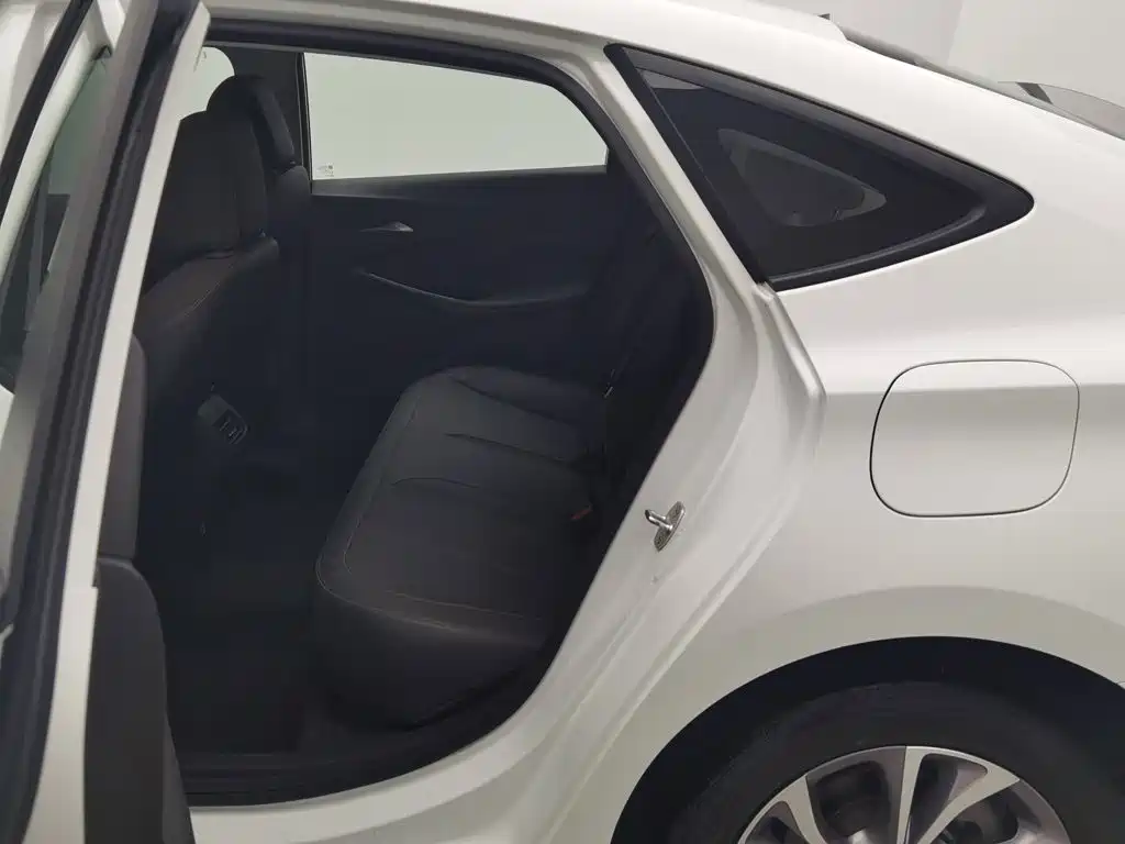 Buick Verano — миниатюра 15