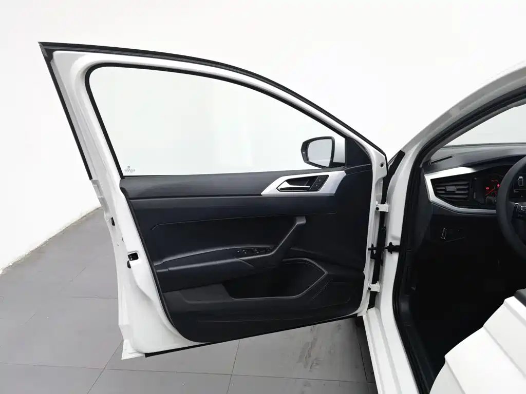 Volkswagen Polo — миниатюра 8