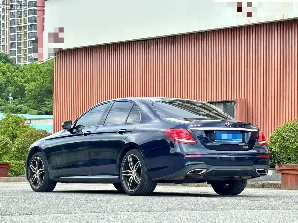 Mercedes-Benz E-Class — миниатюра 21