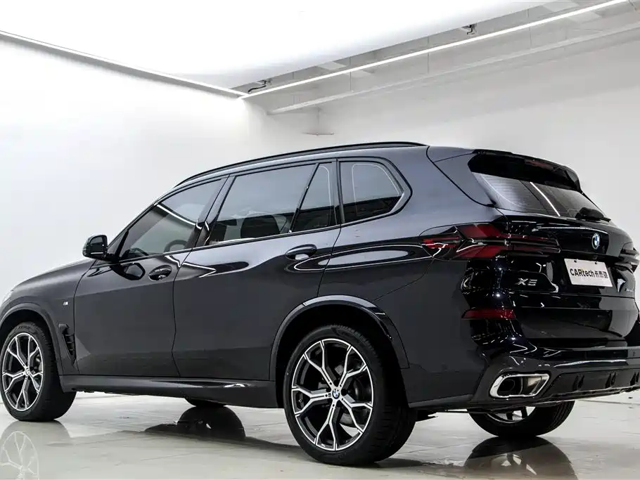 BMW X5 2023 xDrive 30Li Premium M Sport
