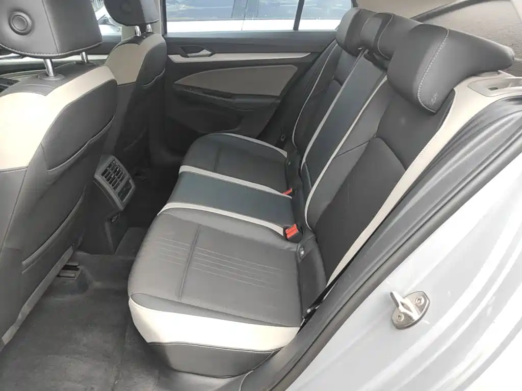 Volkswagen Golf — миниатюра 17