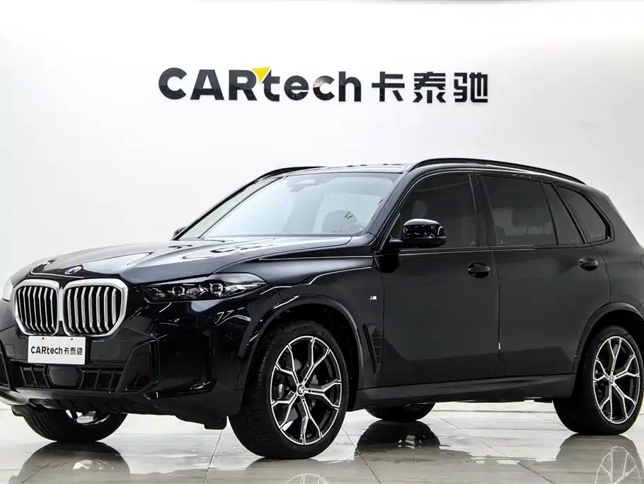 BMW X5 2023 xDrive 30Li Premium M Sport