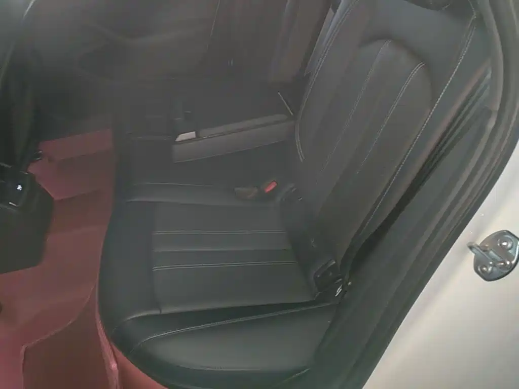 Audi A4L — миниатюра 17