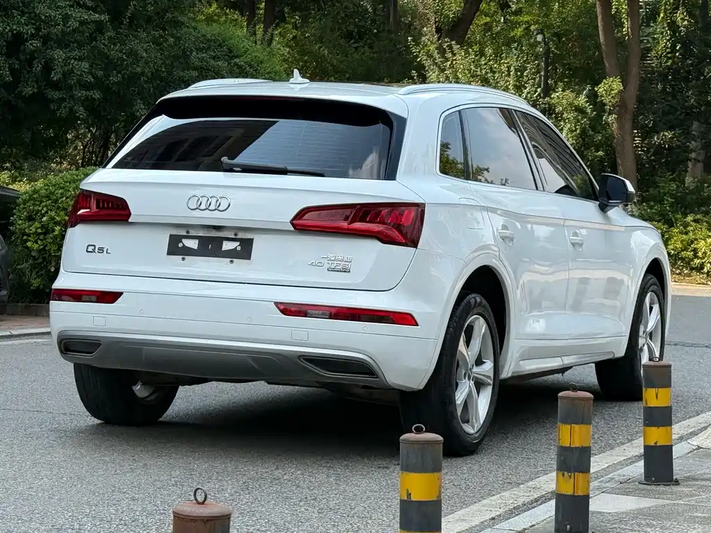 Audi Q5L — миниатюра 5
